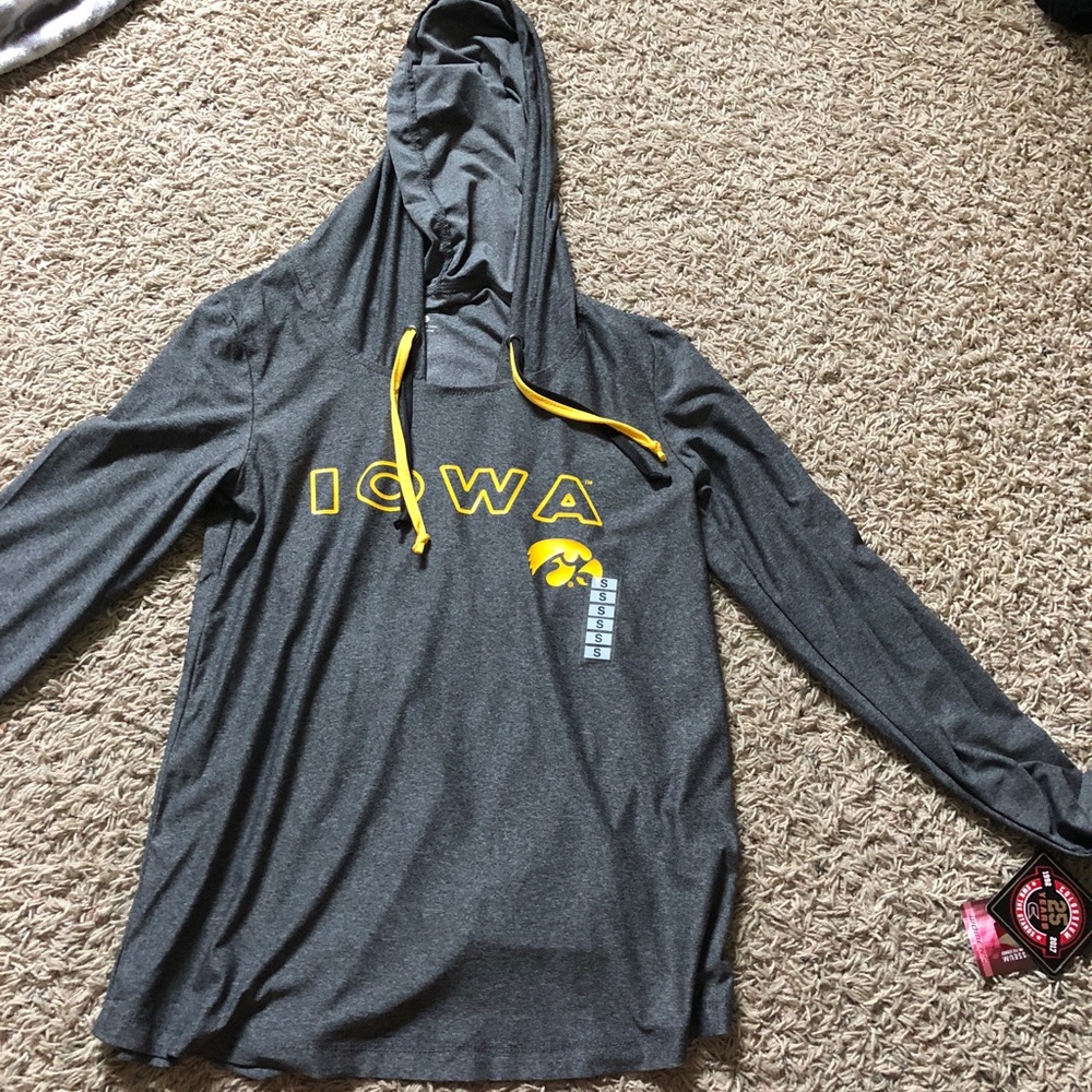 Iowa Hawkeyes Colosseum pullover